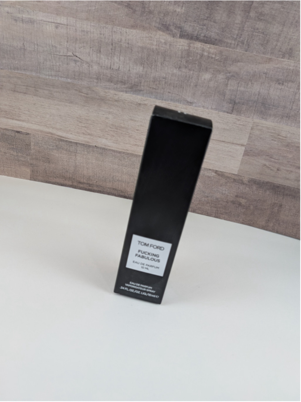 Women's TOM FORD Fing Fabulous Eau de Parfum 10ml Black White - Picture 2 of 7